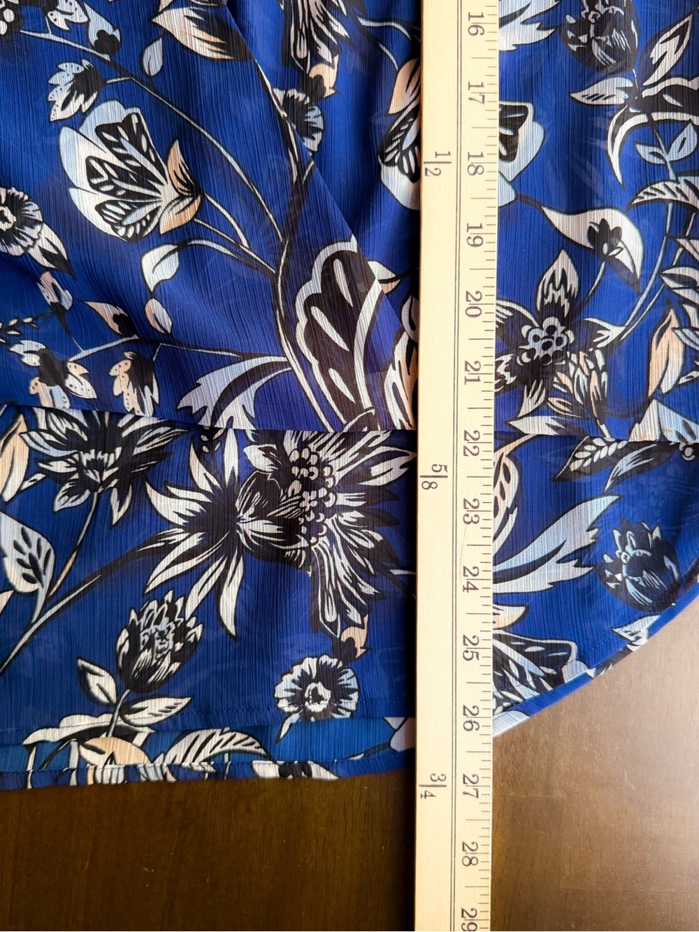 White House Black Market Navy Floral Mock Wrap Blouse Office Chic EUC 12 - Picture 6 of 7